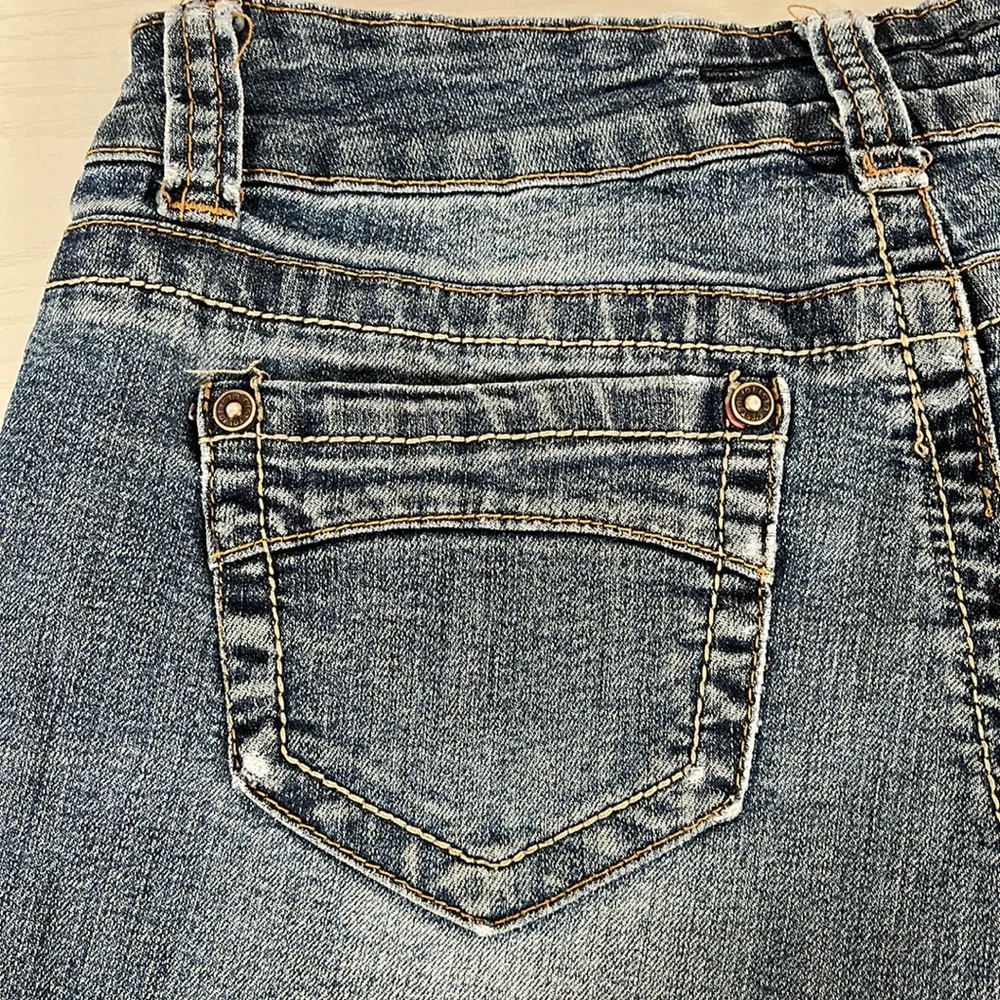 Cest TOI Women's Jean Shorts Dark Wash Siz M - Picture 5 of 9
